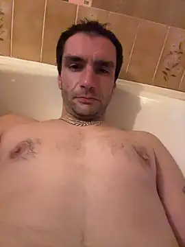 Snapshot of youhavefunandillcum chatting on 11.18.25 youhavefunandillcum online show from 11.18.25