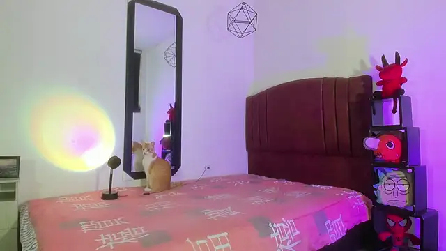 alisson zafiro  online show from 12.18.24