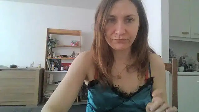 JasmineGlamour online show from 04.18.26