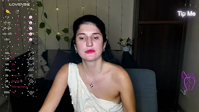 Snapshot of Alianna_Solo_Kisses chatting on 01.11.25 Alianna Solo Kisses online show from 01.11.25