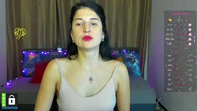 Snapshot of Alianna_Solo_Kisses chatting on 01.20.25 Alianna Solo Kisses online show from 01.20.25