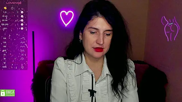 Snapshot of Alianna_Solo_Kisses chatting on 01.22.25 Alianna Solo Kisses online show from 01.22.25