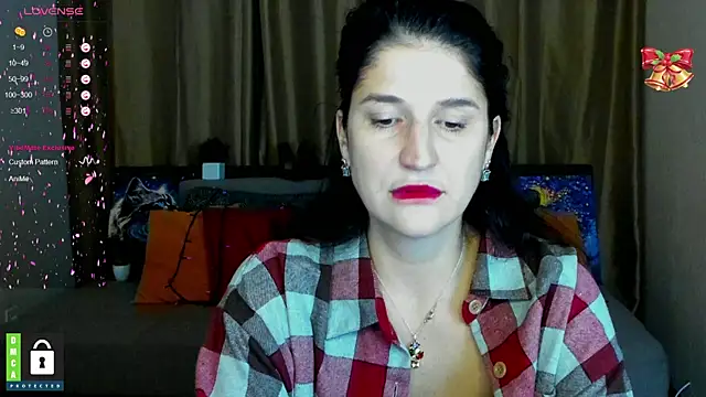 Snapshot of Alianna_Solo_Kisses chatting on 01.30.25 Alianna Solo Kisses online show from 01.30.25