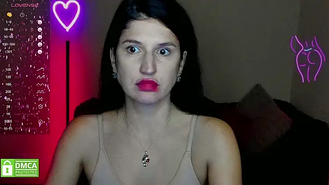 Snapshot of Alianna_Solo_Kisses chatting on 02.02.25 Alianna Solo Kisses online show from 02.02.25