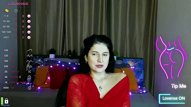 Snapshot of Alianna_Solo_Kisses chatting on 02.03.25 Alianna Solo Kisses online show from 02.03.25