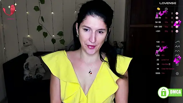 Snapshot of Alianna_Solo_Kisses chatting on 02.07.25 Alianna Solo Kisses online show from 02.07.25