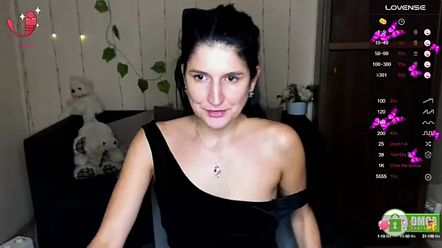 Snapshot of Alianna_Solo_Kisses chatting on 02.07.25 Alianna Solo Kisses online show from 02.07.25