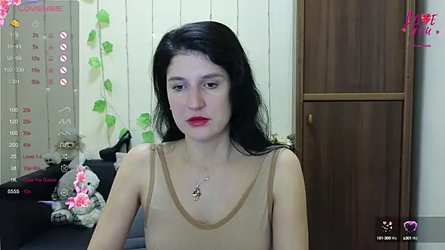 Snapshot of Alianna_Solo_Kisses chatting on 03.07.25 Alianna Solo Kisses online show from 03.07.25