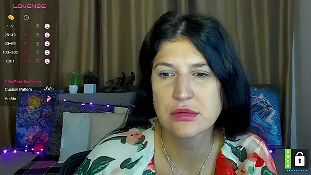 Snapshot of Alianna_Solo_Kisses chatting on 10.17.25 Alianna Solo Kisses online show from 10.17.25