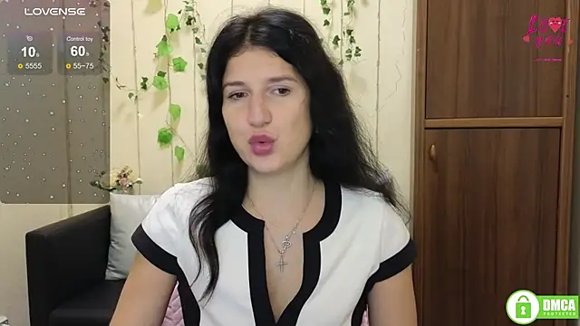 Alianna Solo Kisses online show from 10.25.25