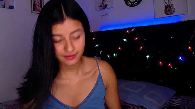 Snapshot of floweer_ chatting on 02.09.25 floweer online show from 02.09.25