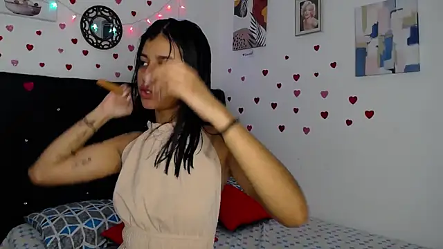 Snapshot of floweer_ chatting on 02.27.25 floweer online show from 02.27.25