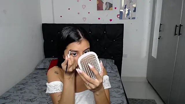 Snapshot of floweer_ chatting on 09.30.25 floweer online show from 09.30.25