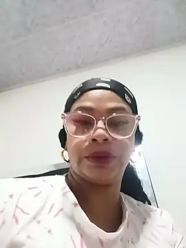 Snapshot of Melanie_candy_ chatting on 04.15.26 Melanie candy online show from 04.15.26