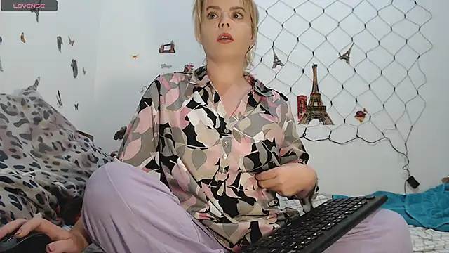 hotmilf4uxxx online show from 10.02.25