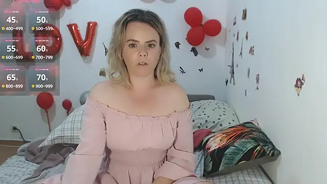 Snapshot of hotmilf4uxxx chatting on 06.17.26 hotmilf4uxxx online show from 06.17.26