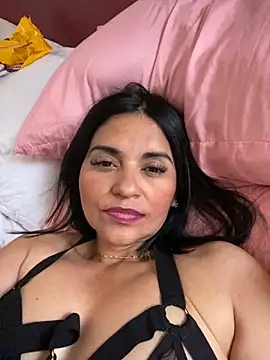 paolagomez  online show from 12.15.24