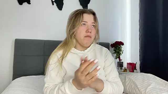 Embersweetbunny online show from 02.16.25