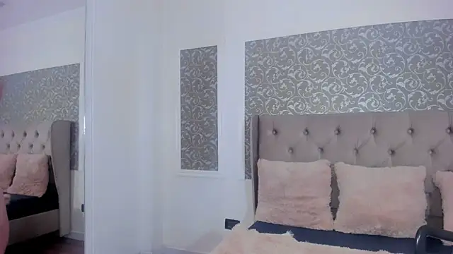 IssadoraJames online show from 09.20.25