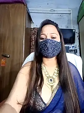 Snapshot of albelasummi702 chatting on 12.17.24 albelasummi702 online show from 12.17.24