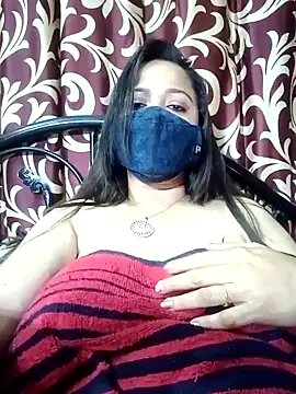 Snapshot of albelasummi702 chatting on 01.14.25 albelasummi702 online show from 01.14.25