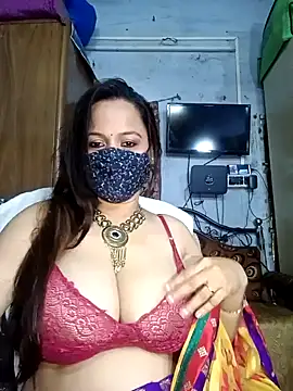 Snapshot of albelasummi702 chatting on 01.18.25 albelasummi702 online show from 01.18.25