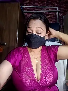 Snapshot of albelasummi702 chatting on 02.18.25 albelasummi702 online show from 02.18.25