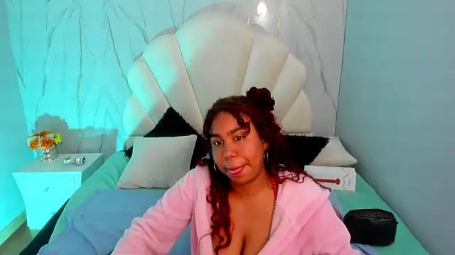 Snapshot of Lizzie_Williams_ chatting on 03.13.25 Lizzie Williams  online show from 03.13.25