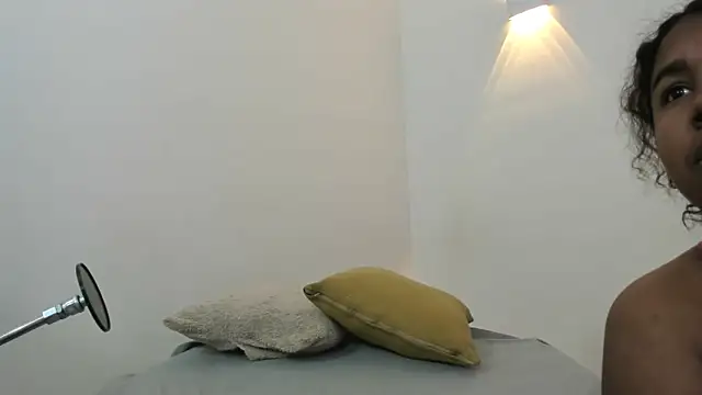 Lizzie Williams  online show from 10.29.25