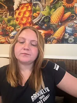 Snapshot of PhatAssBlond chatting on 09.23.25 PhatAssBlond online show from 09.23.25