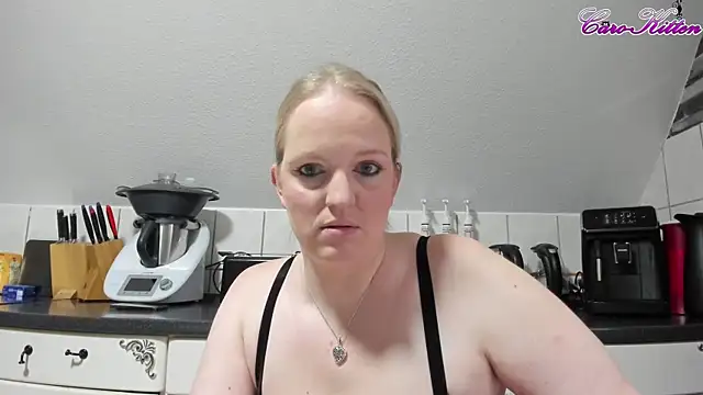 caro kitten online show from 12.14.24