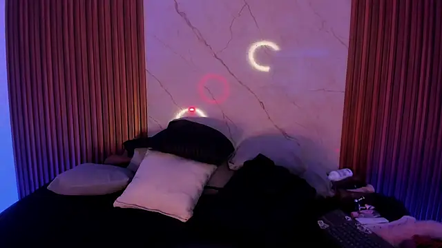 Emiilycollins online show from 12.04.25