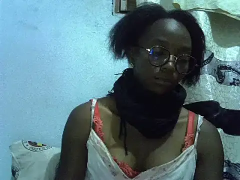 Snapshot of ElianeHot chatting on 01.22.25 ElianeHot online show from 01.22.25