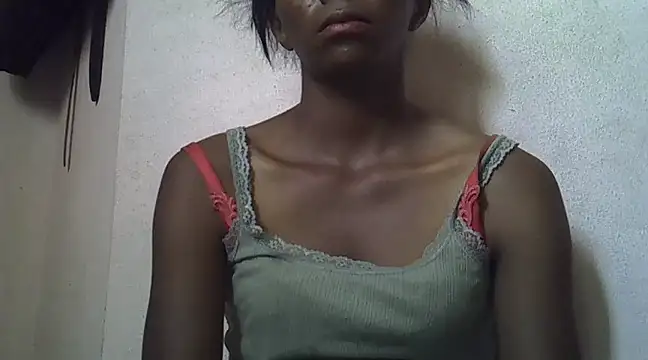 Snapshot of ElianeHot chatting on 03.05.25 ElianeHot online show from 03.05.25