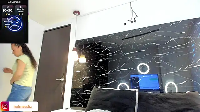 LIZ HOLMES online show from 03.10.25