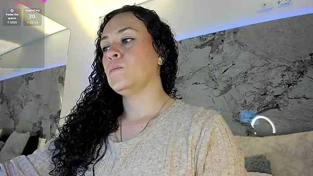 LIZ HOLMES online show from 11.25.25