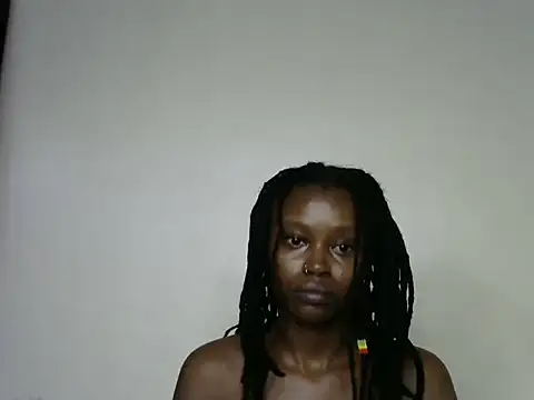 Snapshot of Rasta_tattooed chatting on 10.18.25 Rasta tattooed online show from 10.18.25