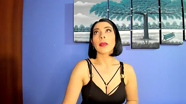 Snapshot of AdelleLennox_cg chatting on 01.23.25 AdelleLennox cg online show from 01.23.25