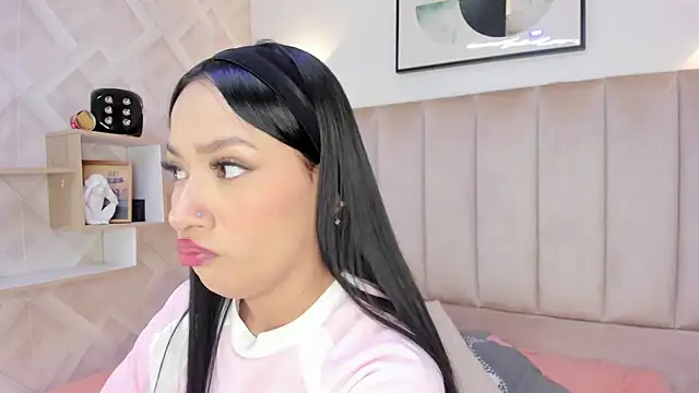 Anniie Queen online show from 04.01.26