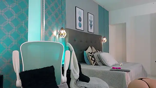 Snapshot of AmbarRoberts_ chatting on 06.18.26 AmbarRoberts online show from 06.18.26