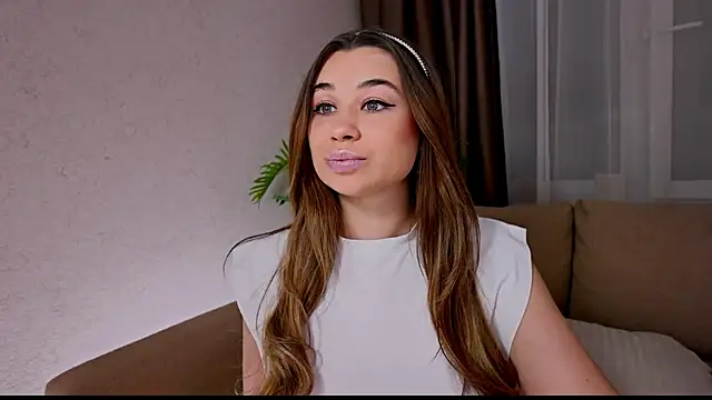 Snapshot of divetagrace chatting on 03.16.25 divetagrace online show from 03.16.25