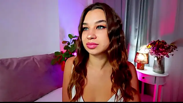 Snapshot of divetagrace chatting on 11.14.25 divetagrace online show from 11.14.25