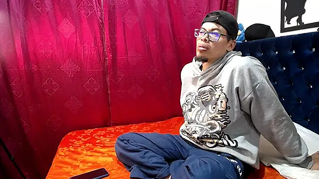 Snapshot of diego_sw09 chatting on 12.02.25 diego sw09 online show from 12.02.25