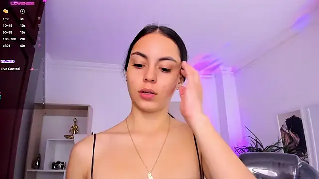 Aleejaa   online show from 01.28.25