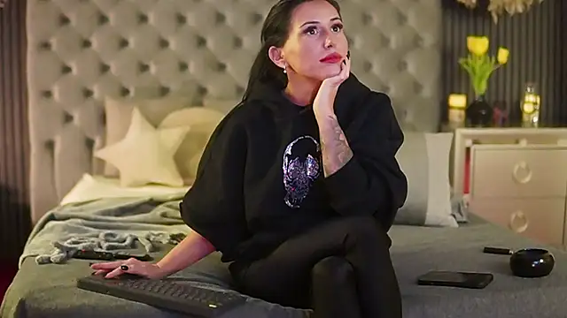 AmelyNoir online show from 01.20.25