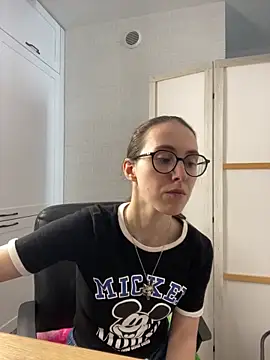 Snapshot of MartiniiSelenna chatting on 06.17.26 MartiniiSelenna online show from 06.17.26