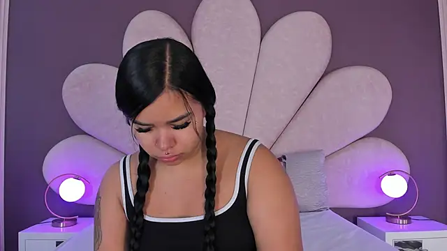 MarianaGarciaa   online show from 10.04.25