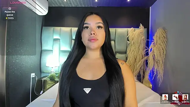 Snapshot of MarianaGarciaa__ chatting on 06.19.26 MarianaGarciaa online show from 06.19.26