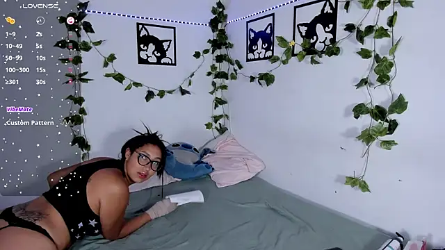 Snapshot of melanieecox chatting on 09.25.25 melanieecox online show from 09.25.25