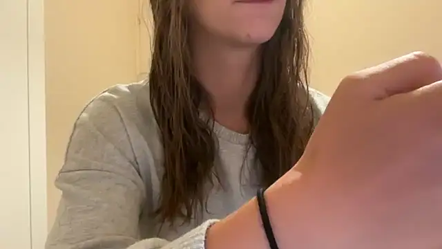 Snapshot of Kimpossible__ chatting on 10.02.25 Kimpossible online show from 10.02.25